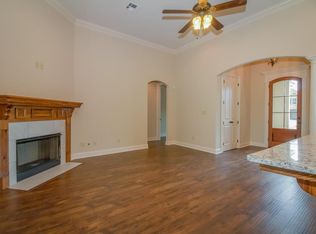 104 Woodhaven Rd, Youngsville, LA 70592