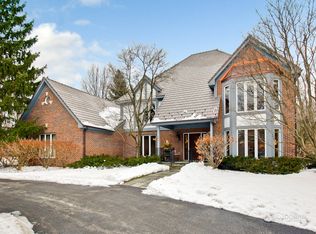 990 W Deerpath Rd, Lake Forest, IL 60045