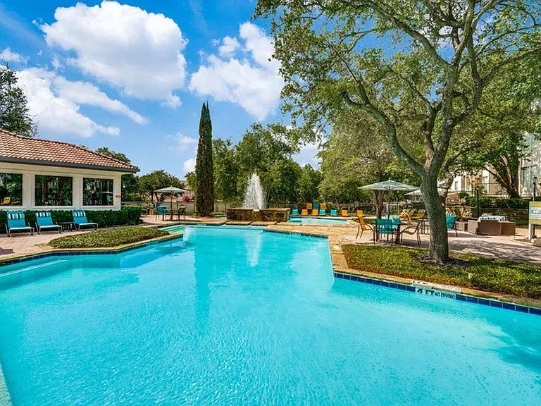 Estates at Las Colinas