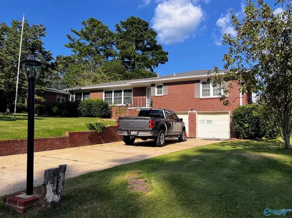 133 Argyle Ln, Gadsden, AL 35904