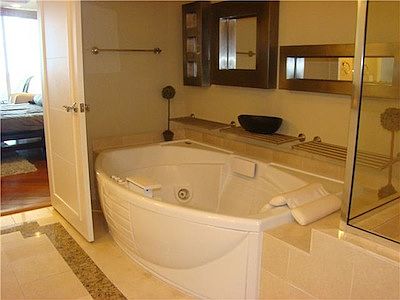 5th image of 18911 Collins Ave APT 3306