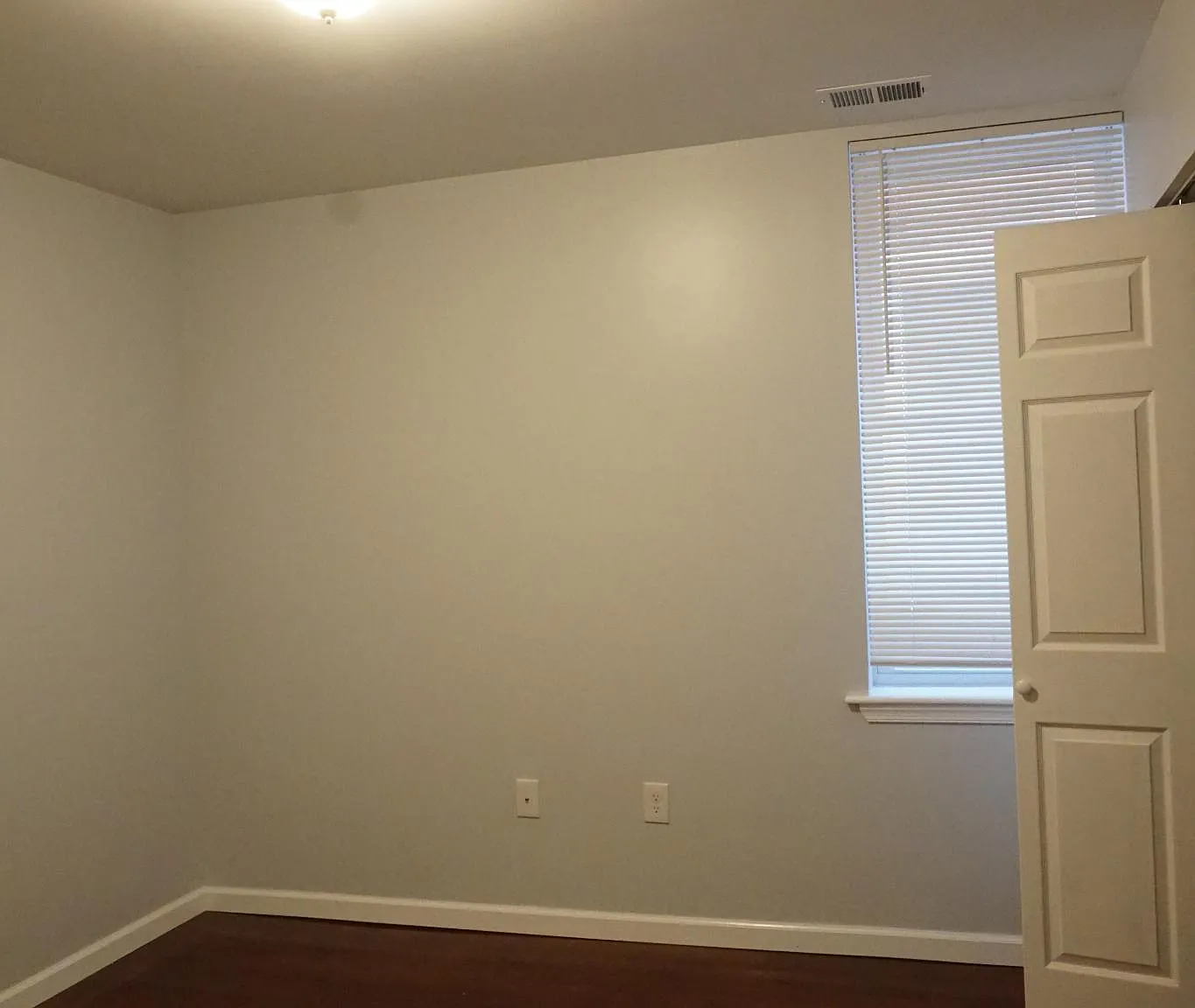4945 Chestnut St — Photo 3