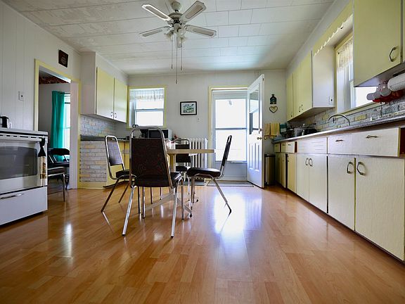 5th image of 19 Farm St