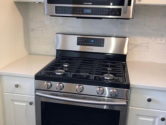 5th image of 91 Strawberry Hill Ave APT 624