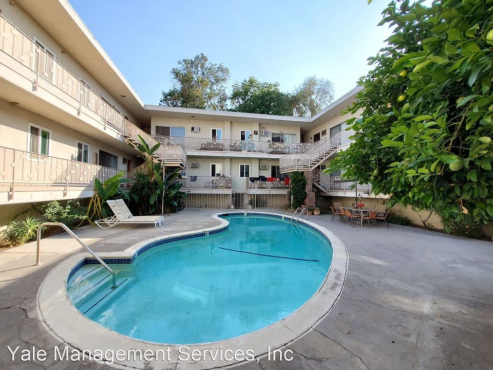 1st image of 13838 Victory Blvd APT 8