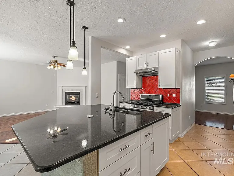 13985 W Chatsworth Ct — Photo 15