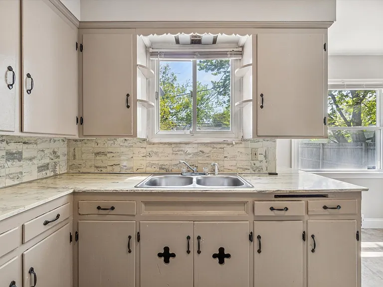 4016 Bayard Rd — Photo 9