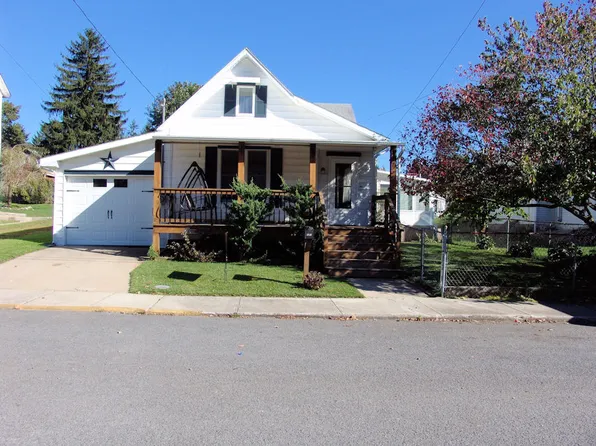 106 Caldwell St, Terra Alta, WV 26764