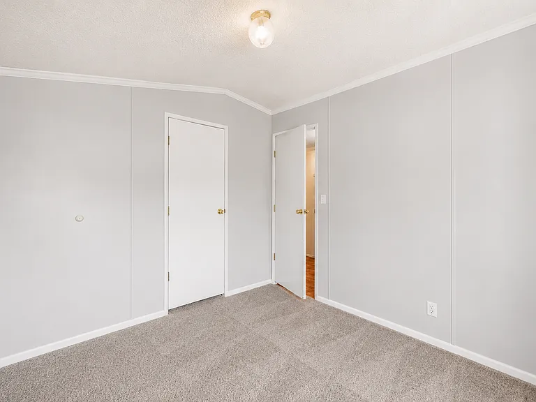 478 Sarah St — Photo 21