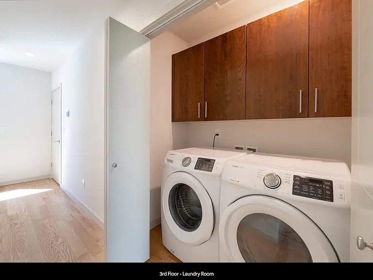 171 20th Ave — Photo 3