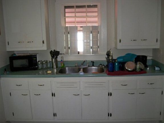 4th image of 515 E Broadway St