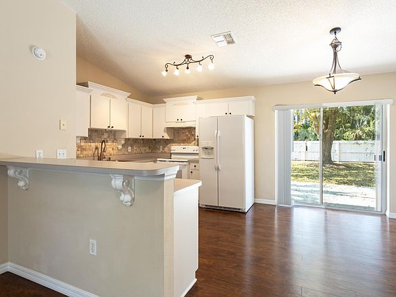 2nd image of 3 Pine Haven Dr