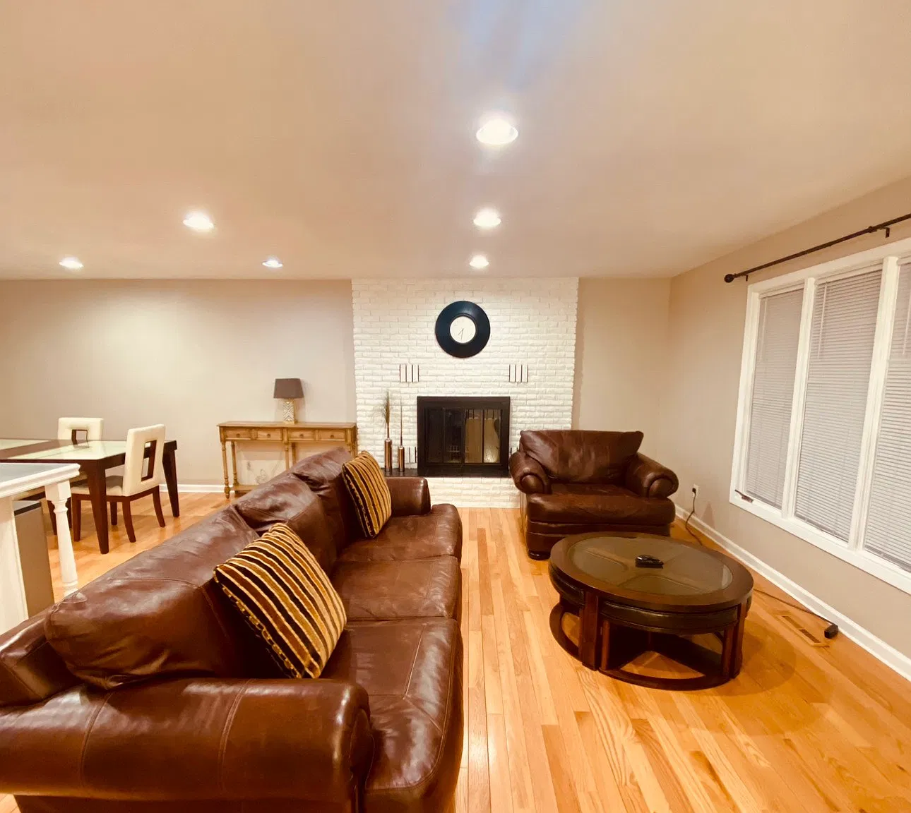3 bed, 1959 sqft, $2,300 — Photo 3