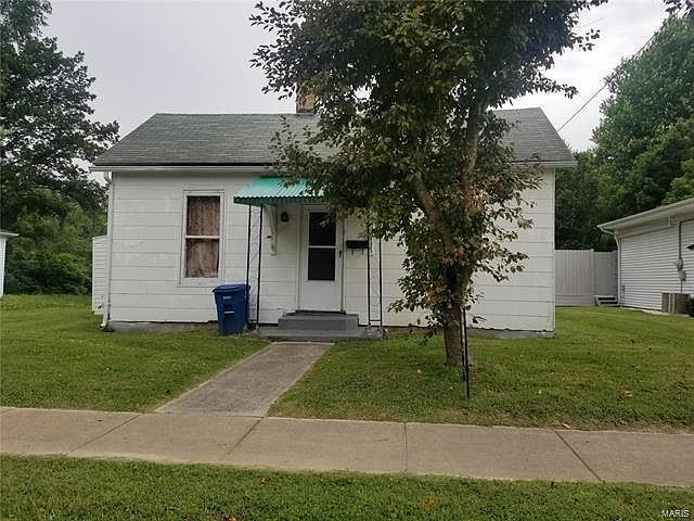 2nd image of 435 N Center St