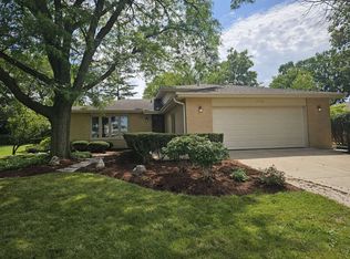 7737 Cherry Tree Ln, Willowbrook, IL 60527