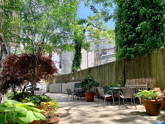 5th image of 22 Cornelia St APT 13