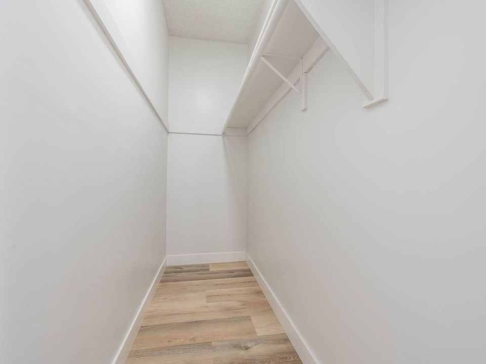 1st image of 924 4th St #118