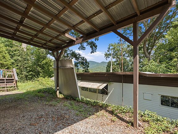 2nd image of 125 Summer Cir