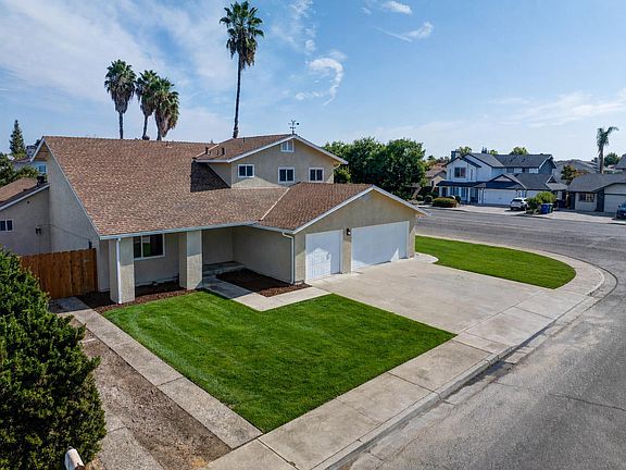 3rd image of 785 Fullerton Dr