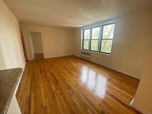 3rd image of 78-40 164th St APT 2G