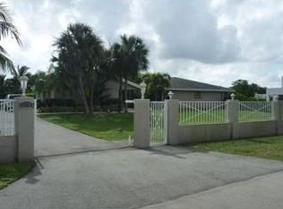 11650 SW 22nd Ct, Davie, FL 33325