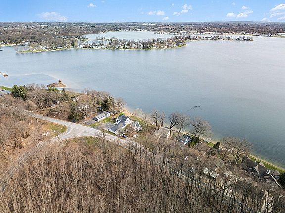 4th image of 563 Waverly Rd