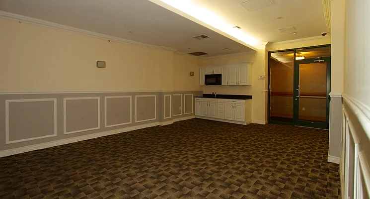 Sold by Mikhail Knova, LREB | media 38