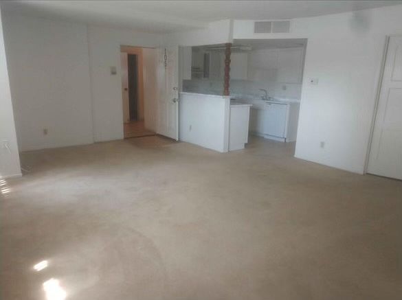 1st image of 6434 Balboa Blvd #105