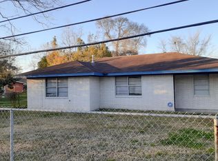 910 W Curtis Ave, Orange, TX 77630