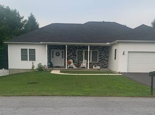 509 Goldfinch Dr, Columbia, PA 17512
