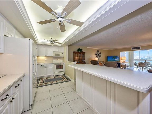2nd image of 830 S Gulfview Blvd APT 705