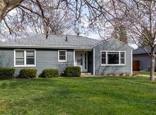 917 15th St, West Des Moines, IA 50265