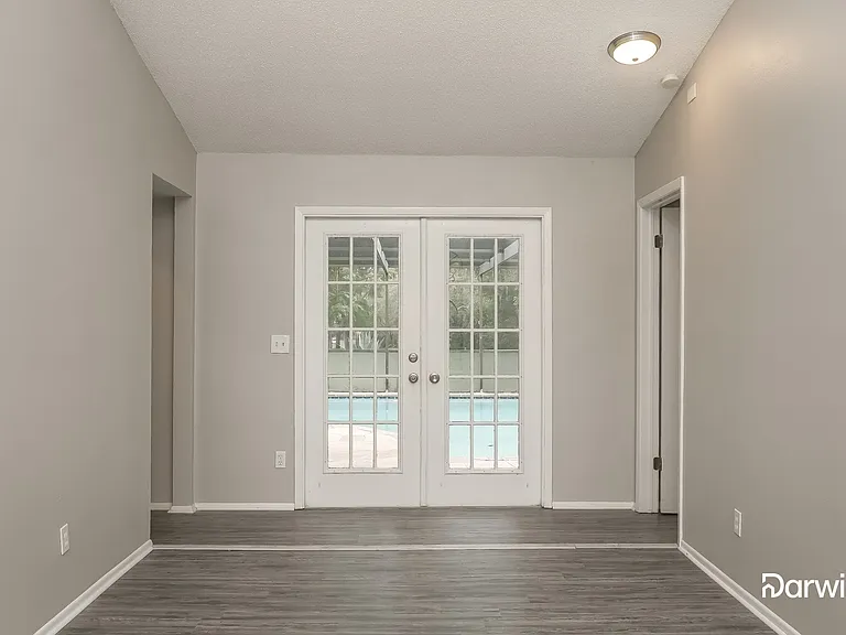 7392 Flyway Dr — Photo 6