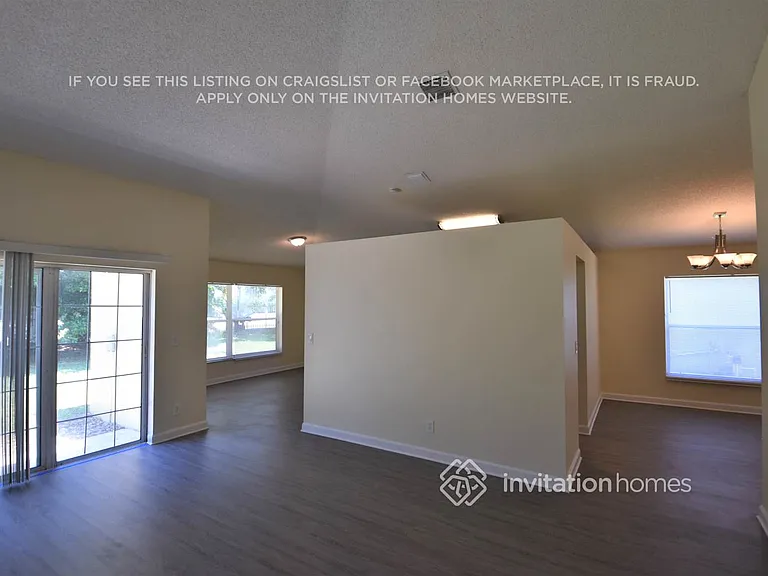 9419 SW 18th St — Photo 5