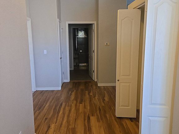 4th image of 729 Skyview Ct