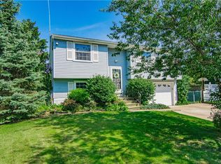 6964 Academy Ln, Lockport, NY 14094