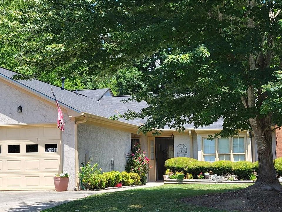 1st image of 7121 Forest Ln