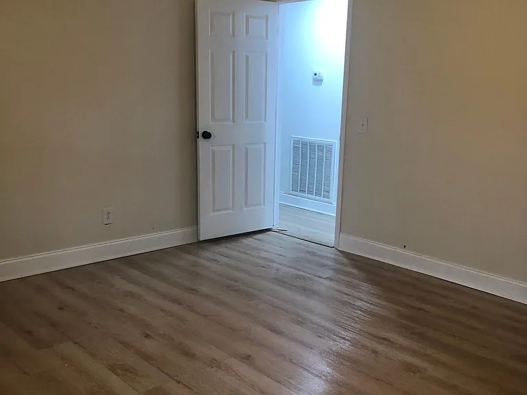1225 York Rd NE — Photo 10