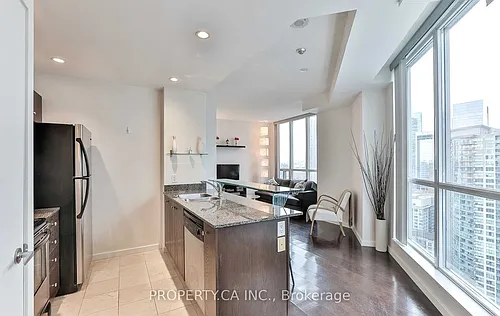 208 Queens Quay W Photo 1