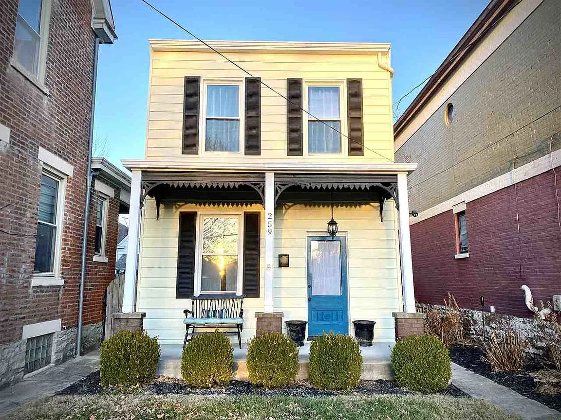 259 Berry Ave photo 1