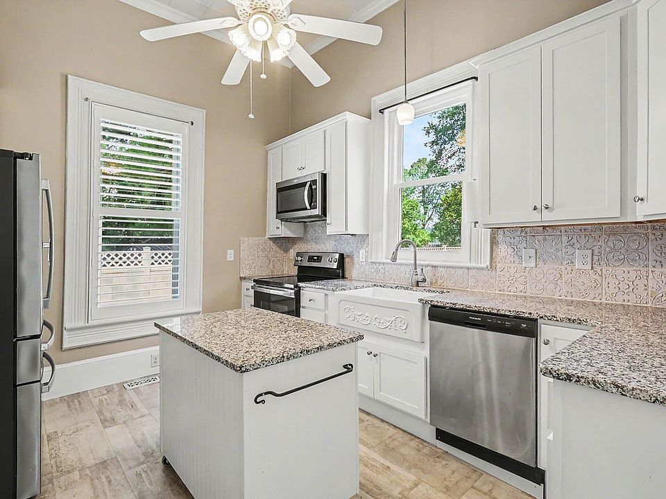 16th image of 103 E Bailey Ave