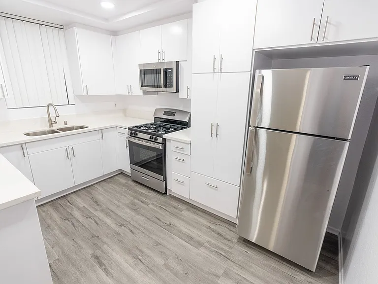 4532 Murietta Ave — Photo 44