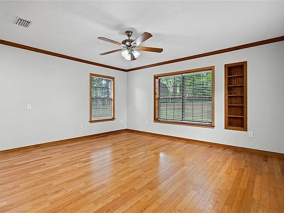 5th image of 8731 Dutch Valley Ct