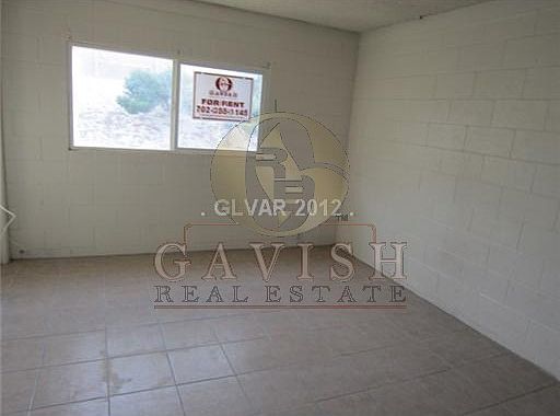 4th image of 2929 Elm Ave APT 2