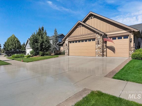 3rd image of 1116 N World Cup Ln