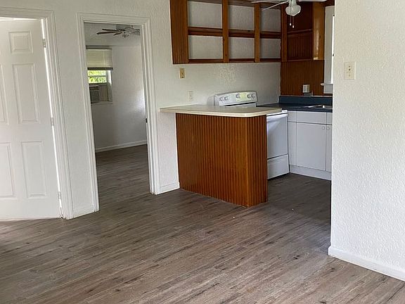 3rd image of 314 N Lakeside Ct #A
