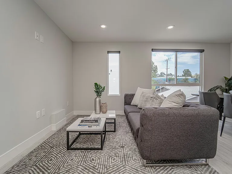 1321 Bates Ave #1323 — Photo 26