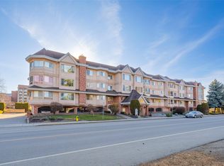 945 Lawrence Ave UNIT 308, Kelowna, BC V1Y 6M3