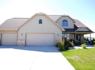 43 Bellevue Pl, Appleton, WI 54913