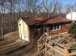 34 Hillside Dr, Wantage, NJ 07461